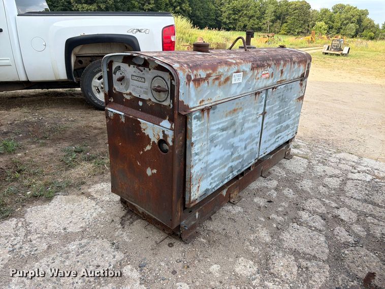 image for item EW5005 1974 Lincoln SAE-400 welder