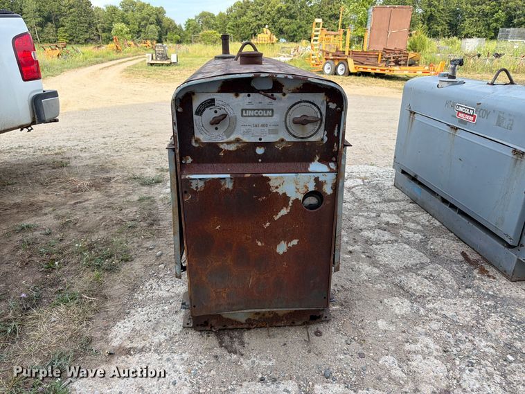 image for item EW5005 1974 Lincoln SAE-400 welder