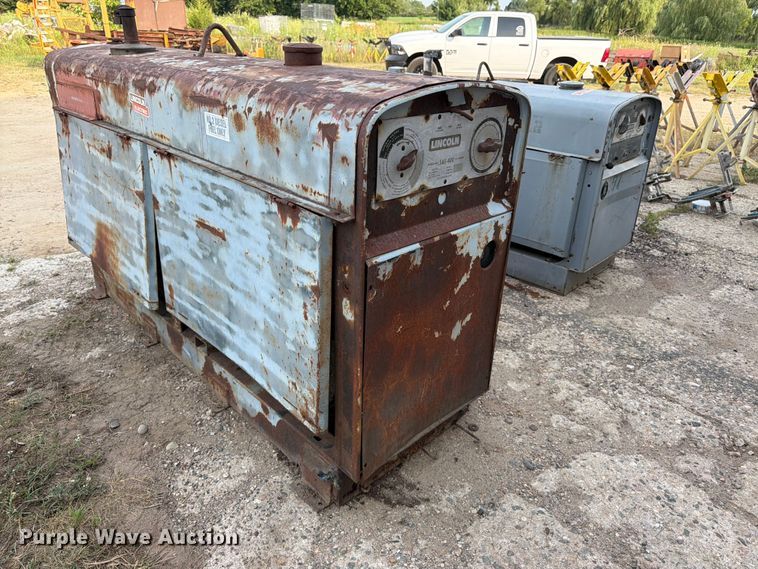 image for item EW5005 1974 Lincoln SAE-400 welder