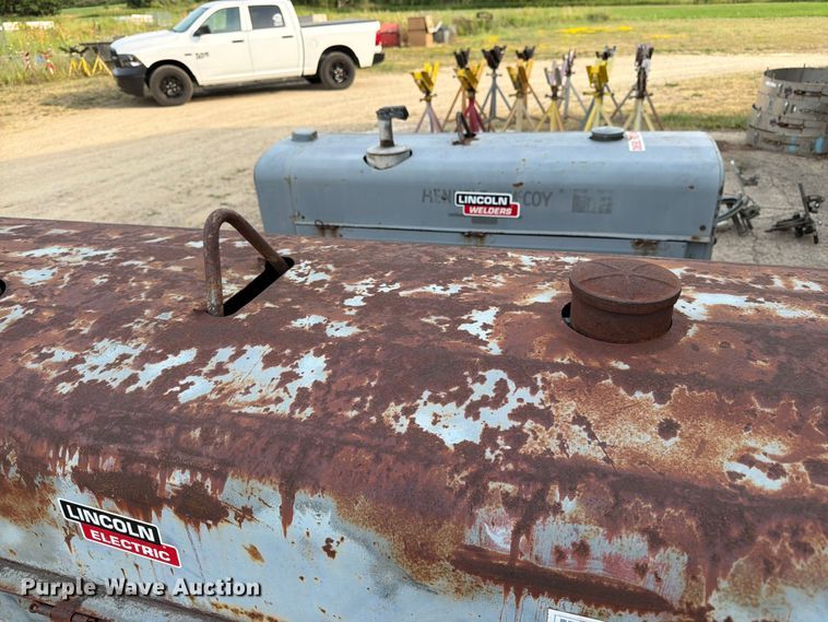 image for item EW5005 1974 Lincoln SAE-400 welder