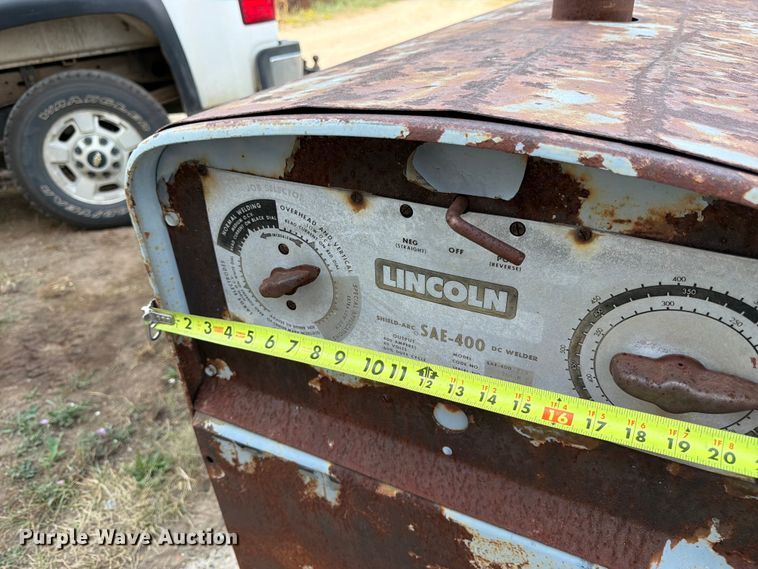 image for item EW5005 1974 Lincoln SAE-400 welder