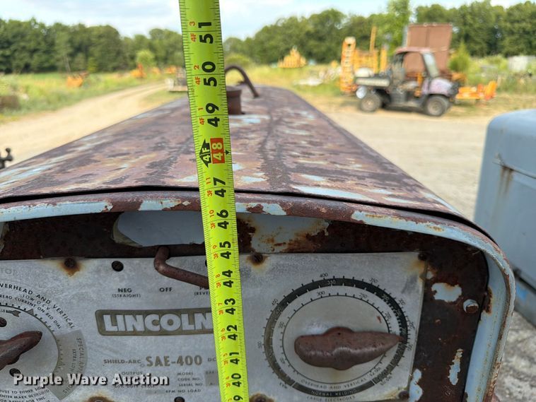 image for item EW5005 1974 Lincoln SAE-400 welder