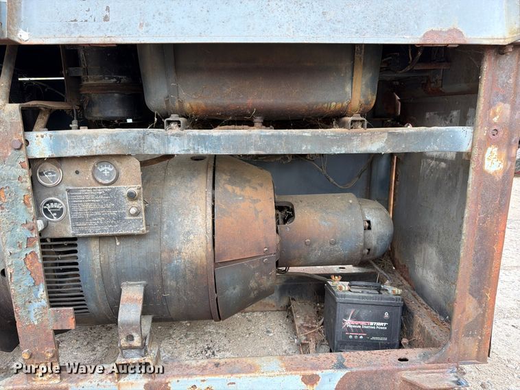 image for item EW5005 1974 Lincoln SAE-400 welder