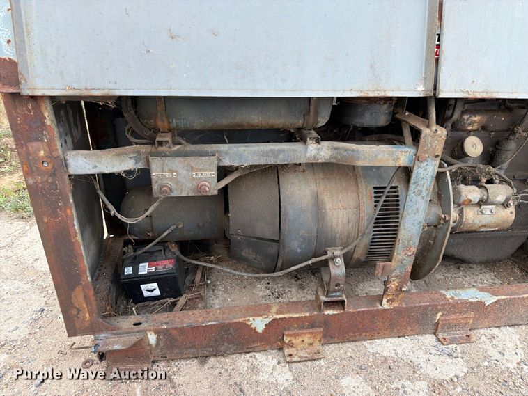 image for item EW5005 1974 Lincoln SAE-400 welder