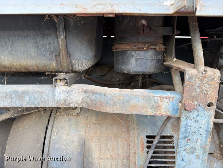 image for item EW5005 1974 Lincoln SAE-400 welder