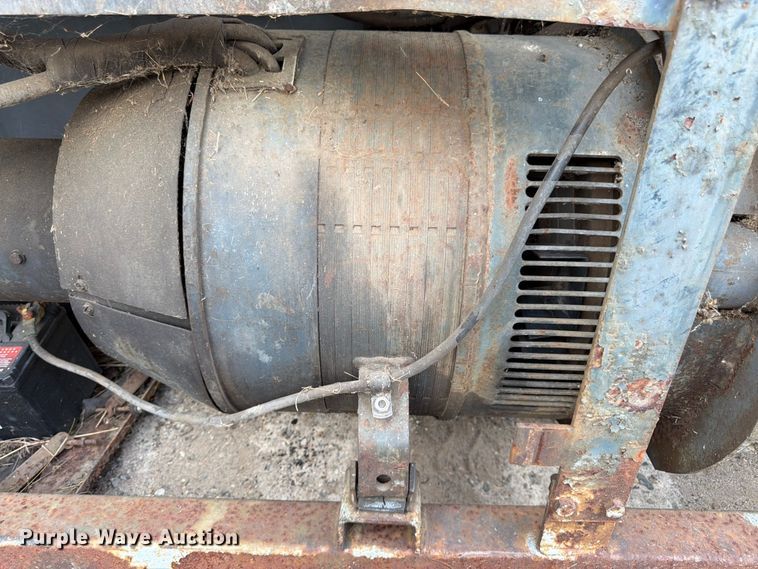 image for item EW5005 1974 Lincoln SAE-400 welder