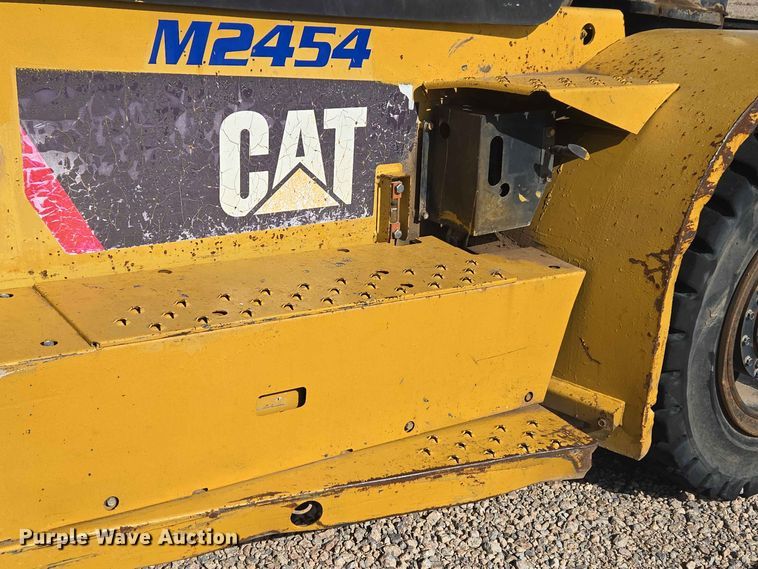 image for item EW8534 Caterpillar P17500 forklift