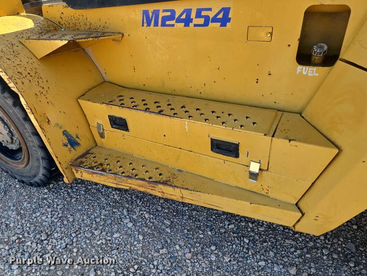 image for item EW8534 Caterpillar P17500 forklift