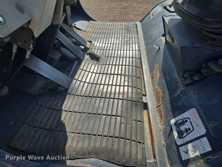 image for item EW8534 Caterpillar P17500 forklift