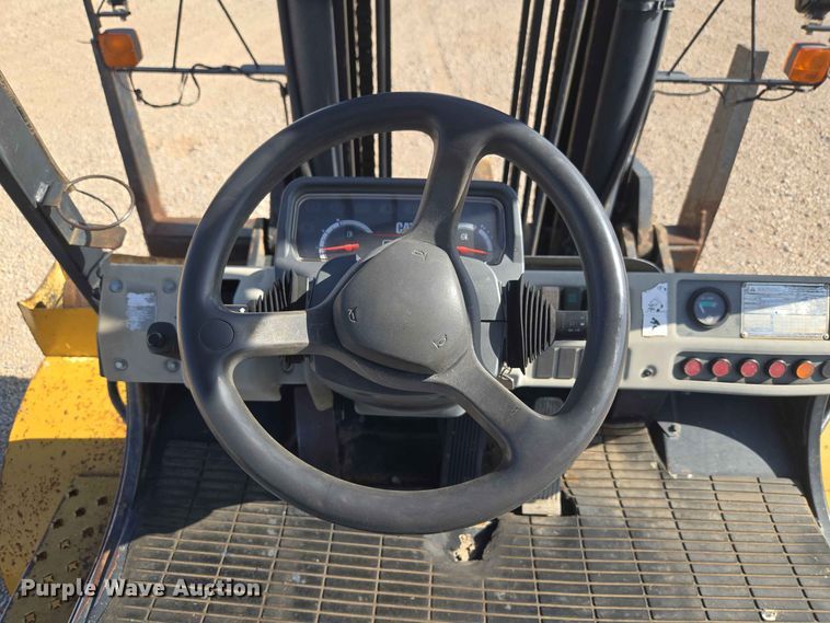 image for item EW8534 Caterpillar P17500 forklift
