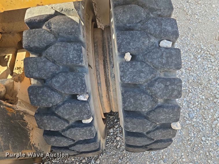 image for item EW8534 Caterpillar P17500 forklift