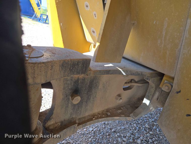 image for item EW8534 Caterpillar P17500 forklift