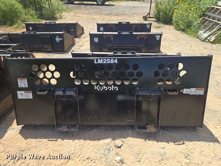 image for item EW8540 Kubota LM2584 skid steer bucket