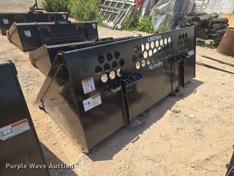 image for item EW8540 Kubota LM2584 skid steer bucket