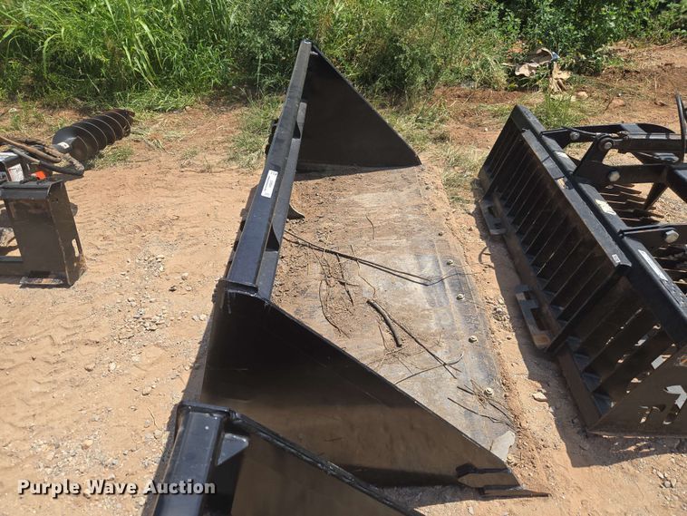 image for item EW8541 Kubota LM2584 skid steer bucket