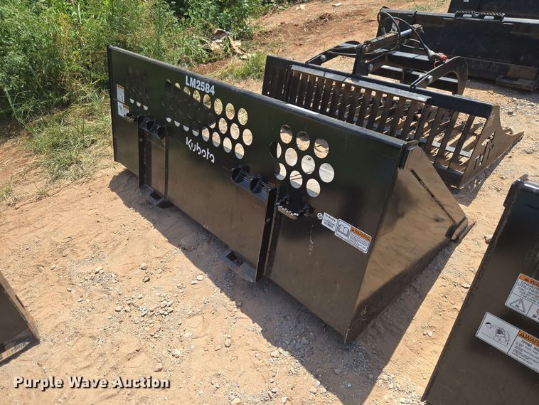image for item EW8541 Kubota LM2584 skid steer bucket