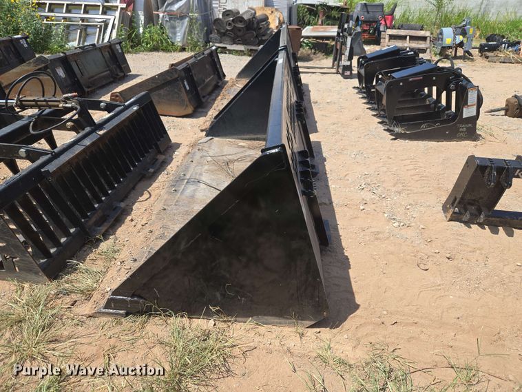 image for item EW8541 Kubota LM2584 skid steer bucket