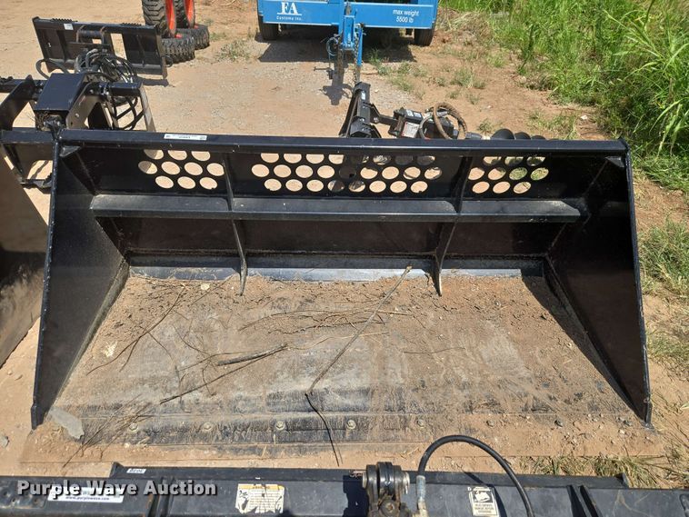 image for item EW8541 Kubota LM2584 skid steer bucket