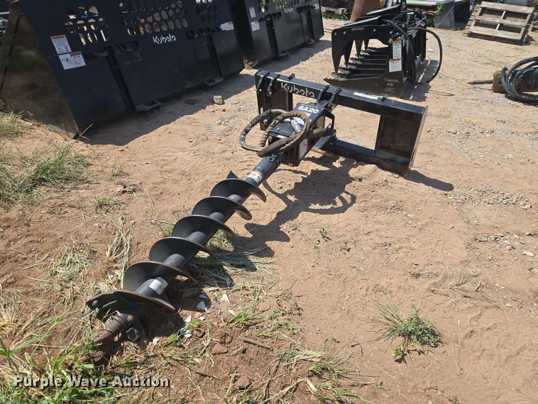 image for item EW8542 Kubota SA20 skid steer auger