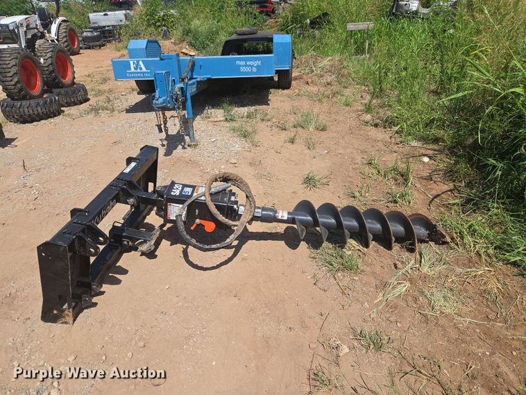 image for item EW8542 Kubota SA20 skid steer auger