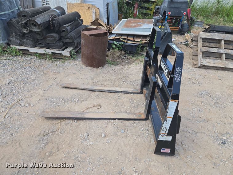 image for item EW8544 Woods PFW4448S skid steer forks