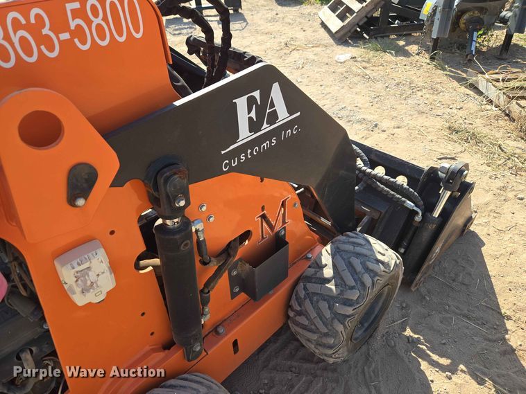 image for item EW8550 2020 McLaughlin Bush Ranger H compact utility loader