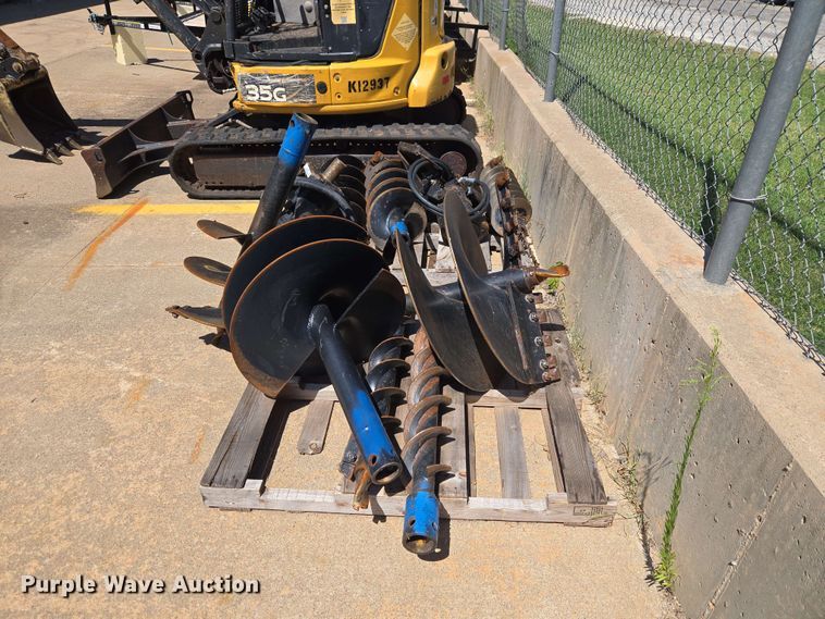 image for item EW8575 Compact utility loader augers