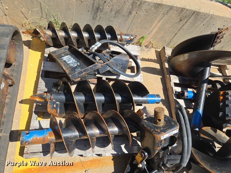image for item EW8575 Compact utility loader augers