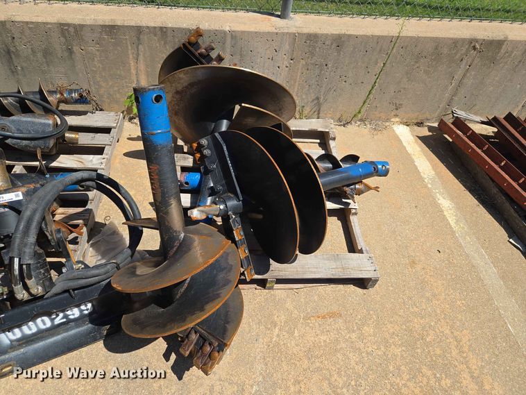 image for item EW8575 Compact utility loader augers