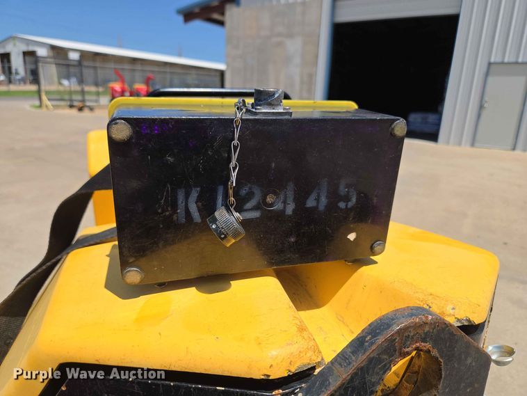 image for item EW8580 2018 AMMANN RAMMAX 1575 trench compactor