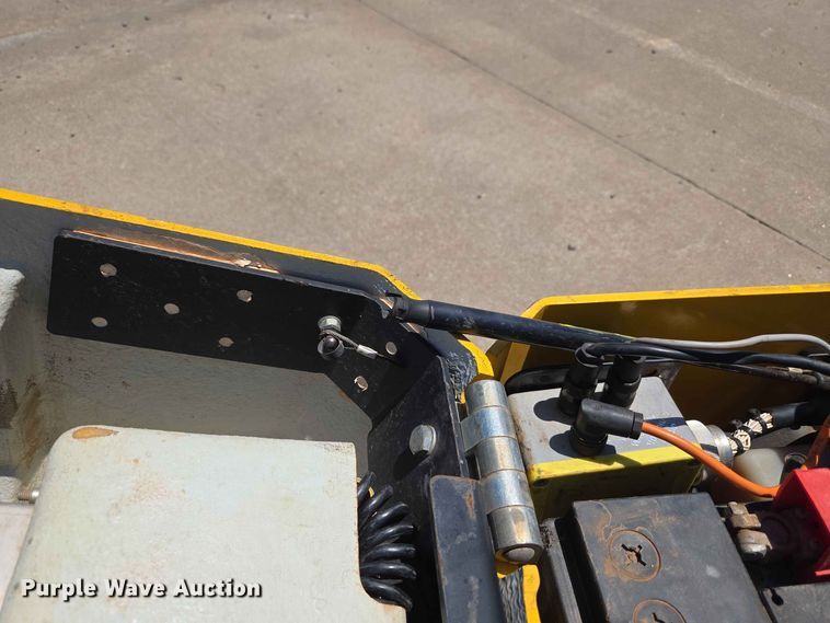 image for item EW8580 2018 AMMANN RAMMAX 1575 trench compactor