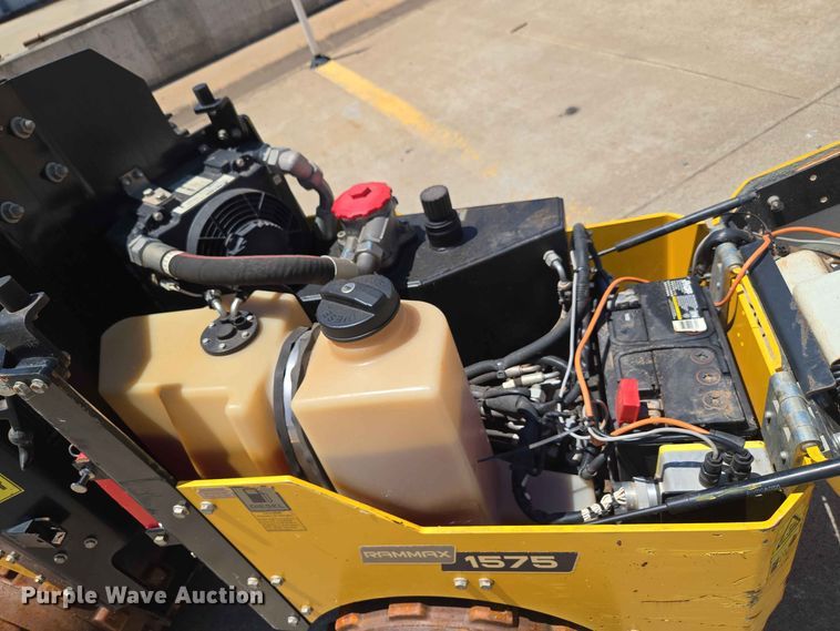 image for item EW8580 2018 AMMANN RAMMAX 1575 trench compactor