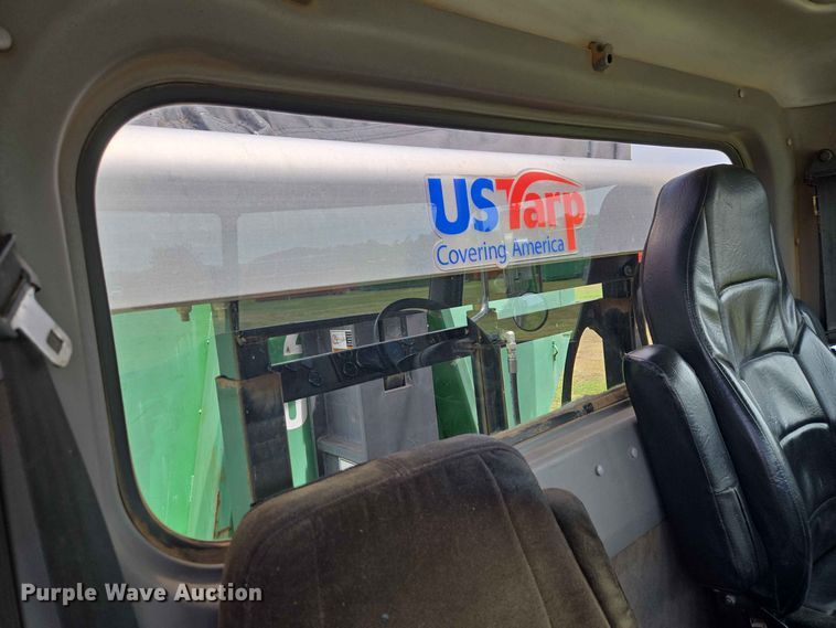 image for item EW8588 2006 Peterbilt 385 hook lift truck