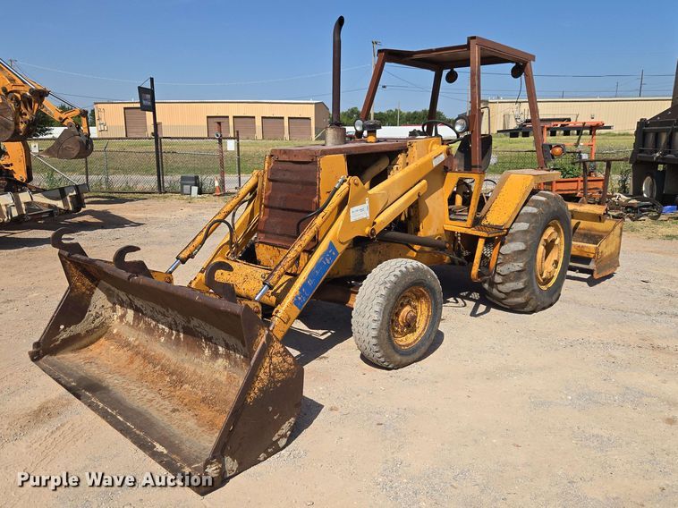 1987 Case 480E landscape tractor