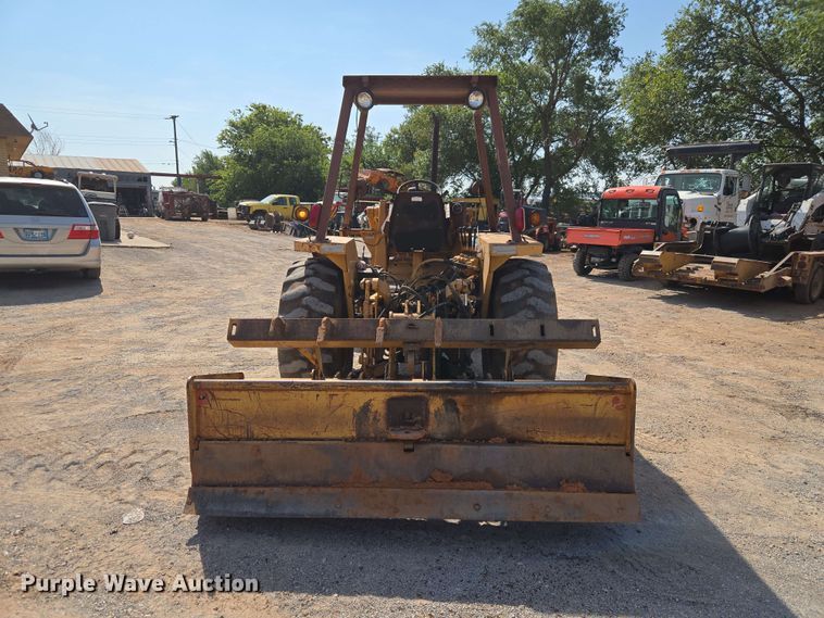 image for item EW8607 1987 Case 480E landscape tractor