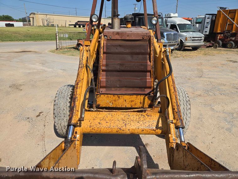 image for item EW8607 1987 Case 480E landscape tractor