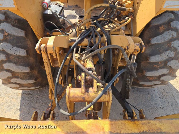 image for item EW8607 1987 Case 480E landscape tractor