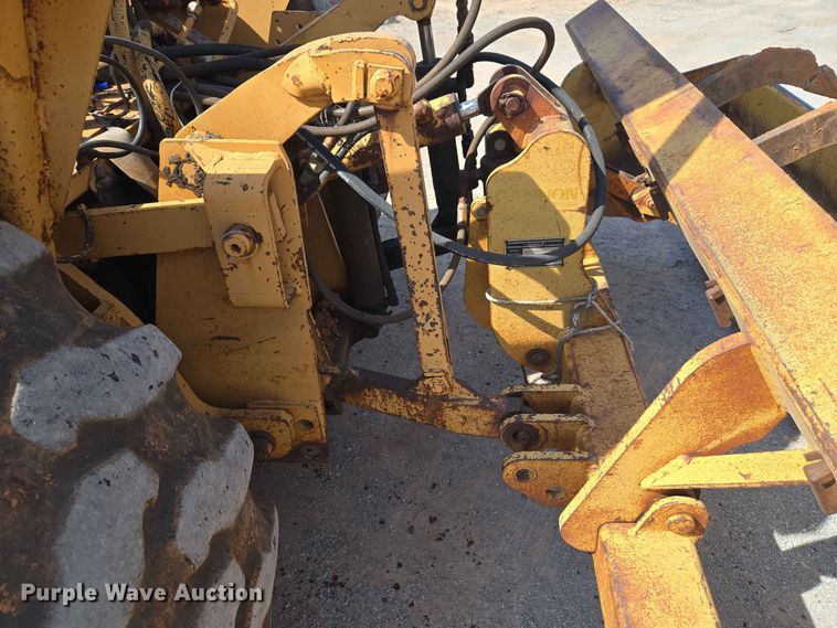 image for item EW8607 1987 Case 480E landscape tractor