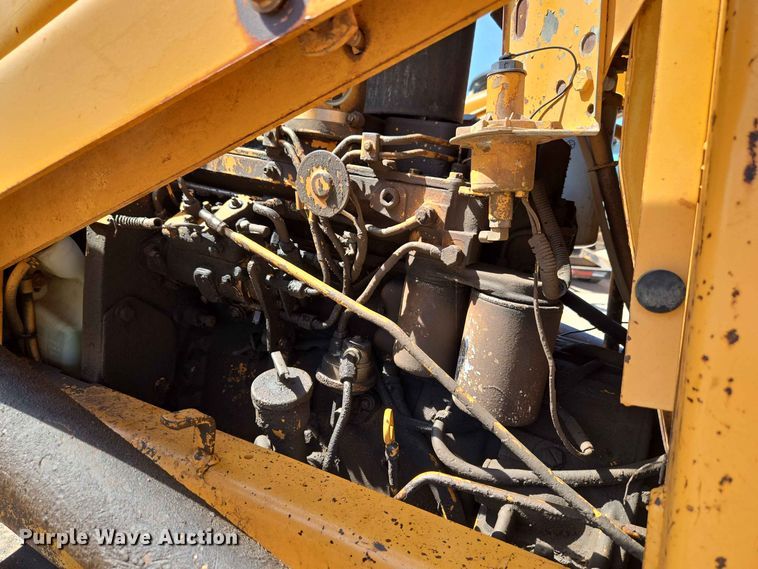 image for item EW8607 1987 Case 480E landscape tractor
