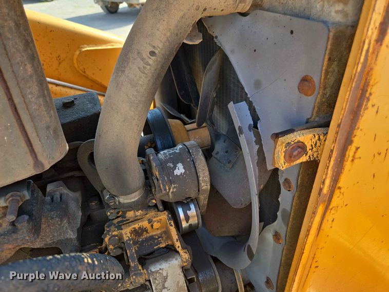 image for item EW8607 1987 Case 480E landscape tractor