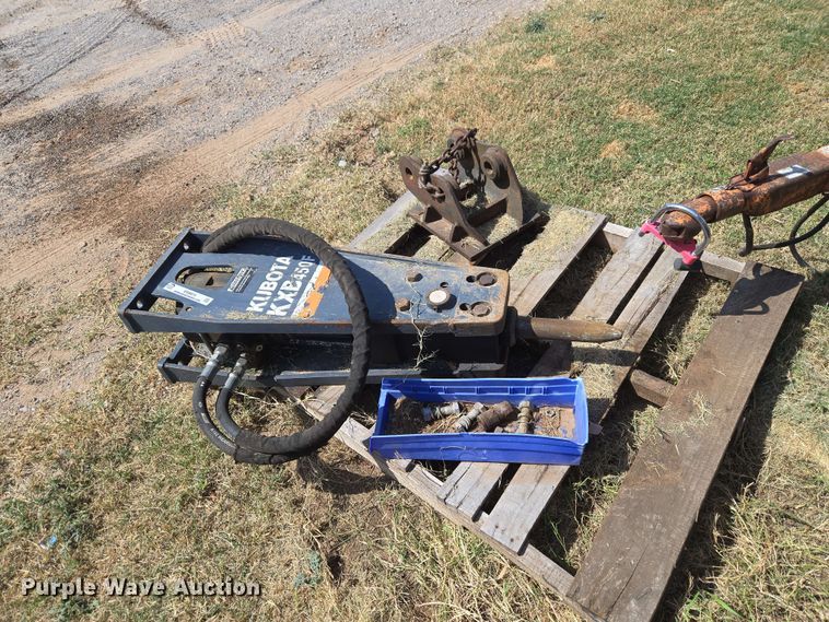 image for item EW8615 Kubota KXB450F breaker