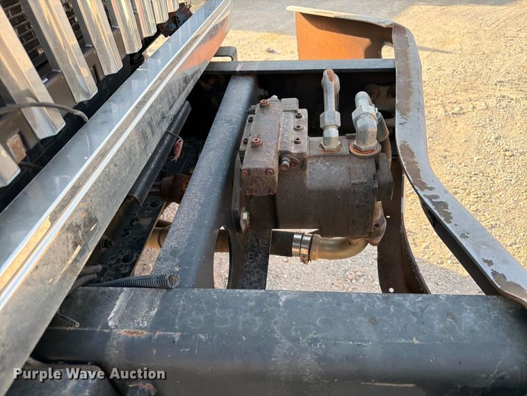 image for item EW8627 2013 International 7400 oil distributor truck