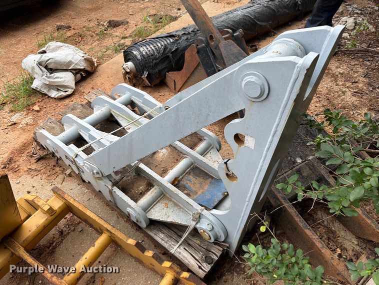 image for item EX2555 Furukawa MT40x55 excavator hydraulic thumb