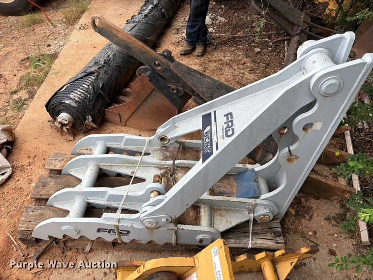 image for item EX2555 Furukawa MT40x55 excavator hydraulic thumb