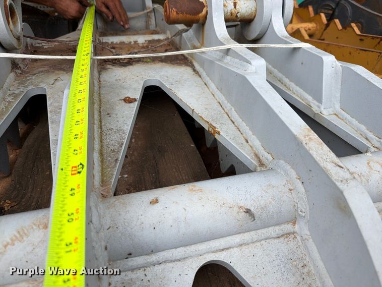 image for item EX2555 Furukawa MT40x55 excavator hydraulic thumb