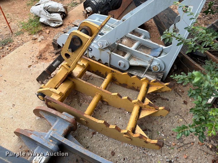 image for item EX2556 Gentec excavator hydraulic thumb