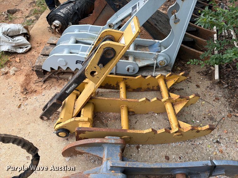 image for item EX2556 Gentec excavator hydraulic thumb