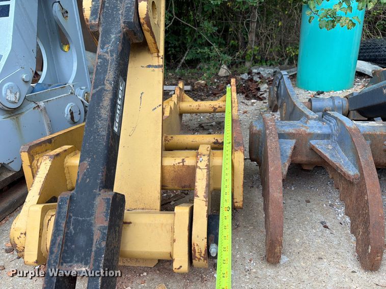 image for item EX2556 Gentec excavator hydraulic thumb