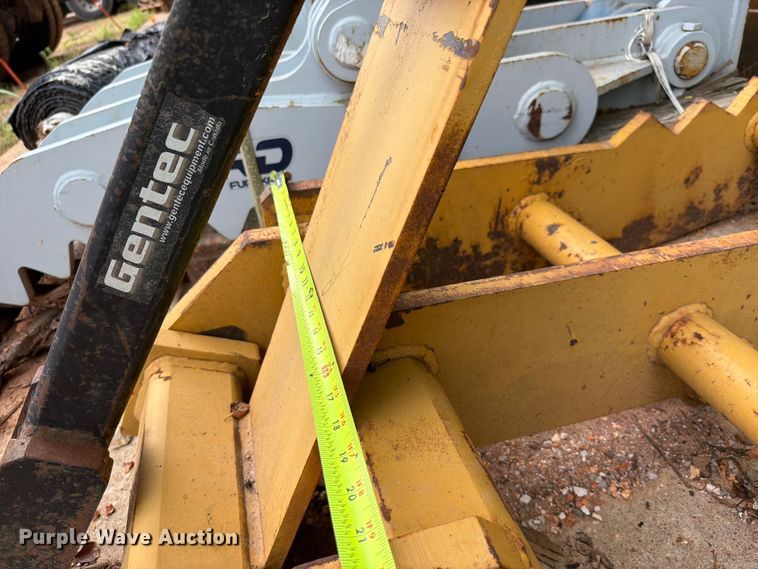 image for item EX2556 Gentec excavator hydraulic thumb