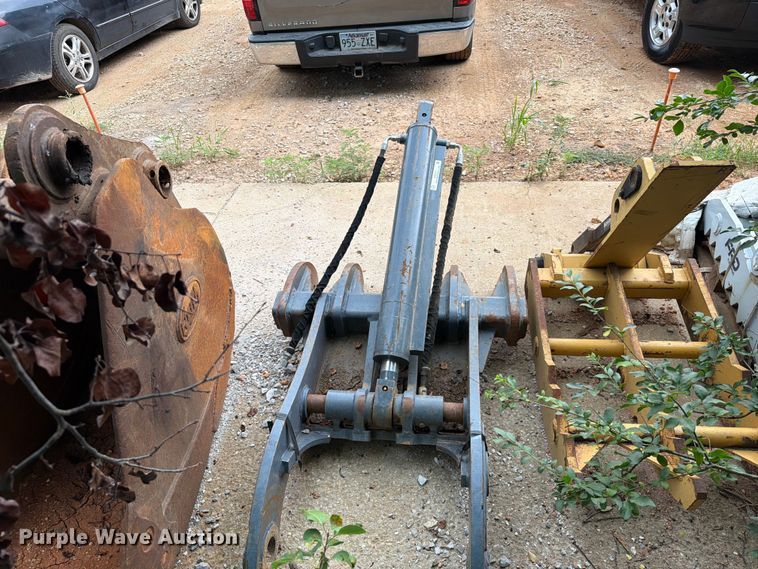 image for item EX2557 Strickland excavator hydraulic thumb